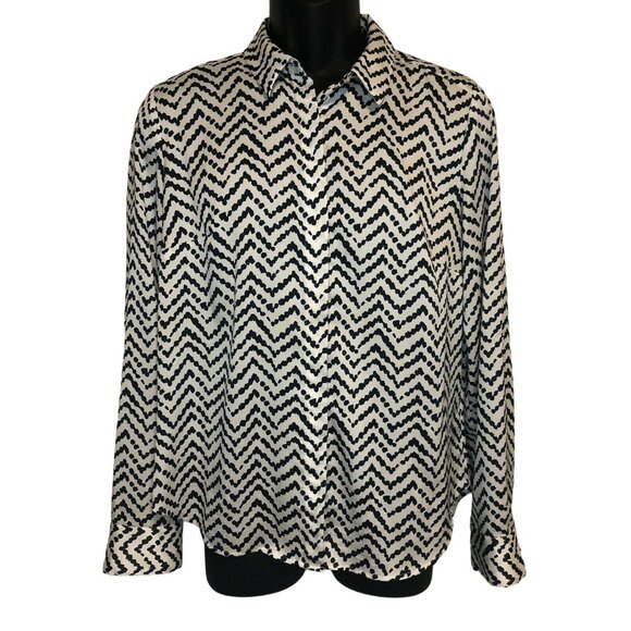 Ann Taylor Women’s Navy/White Long Roll Tab Sleeve Button Up Size 8 Zig Zag - Picture 1 of 6